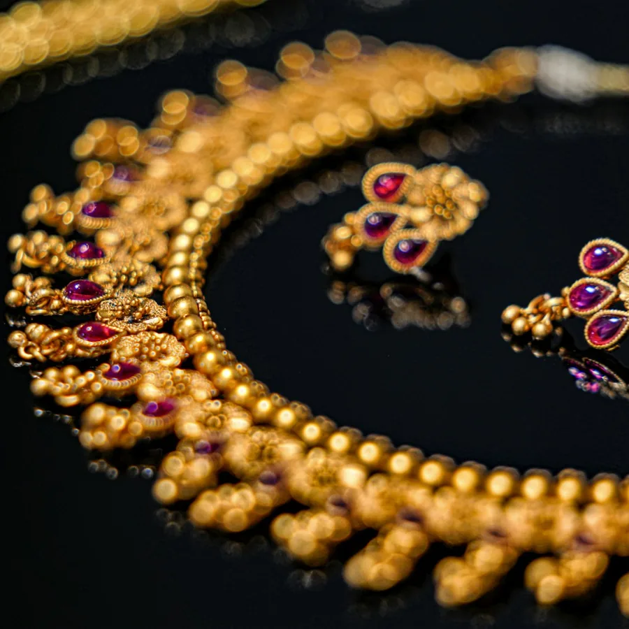 Gold jewellery